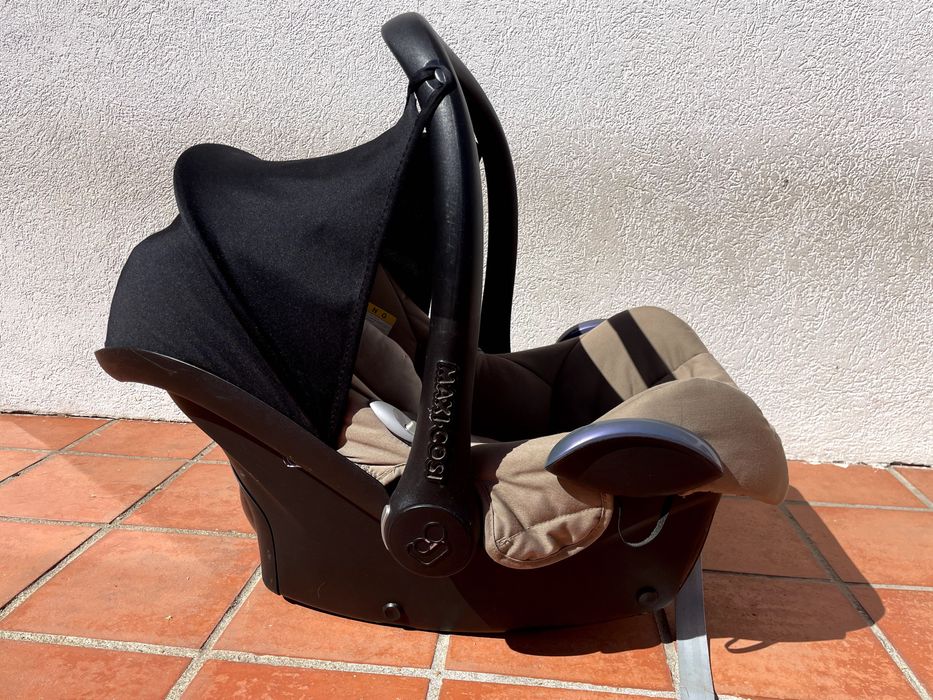 Carrinho de bébé + cadeira auto + base isofix