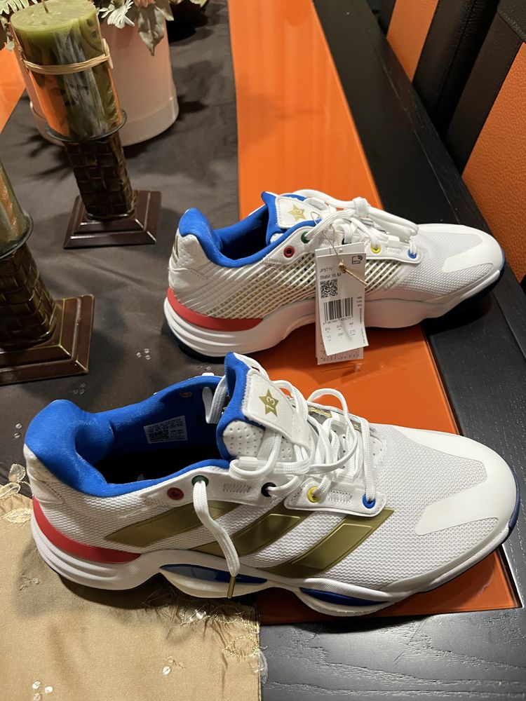 Sapatlhas Adidas novas