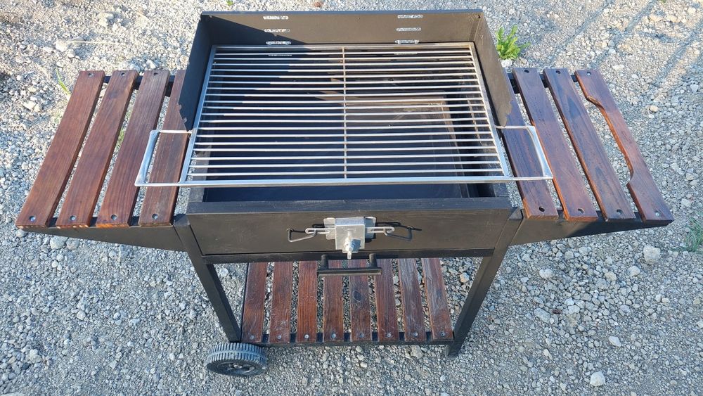 Grill węglowy jak nowy
