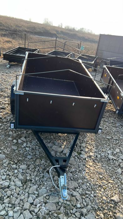 Прицеп до легкового авто : 2,15 х 1,26 м борт 60см , фанера