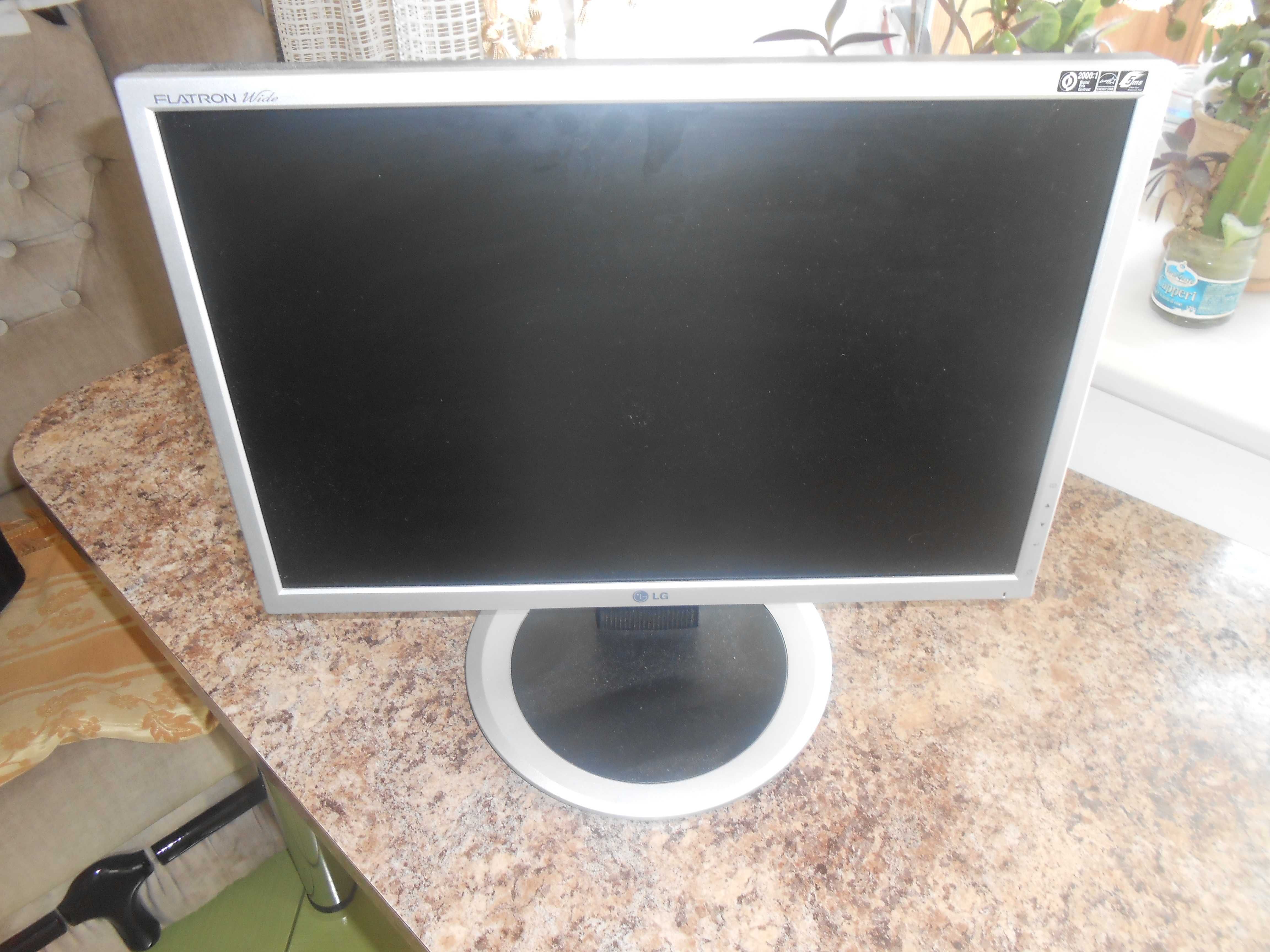 Монітор LG Flatron