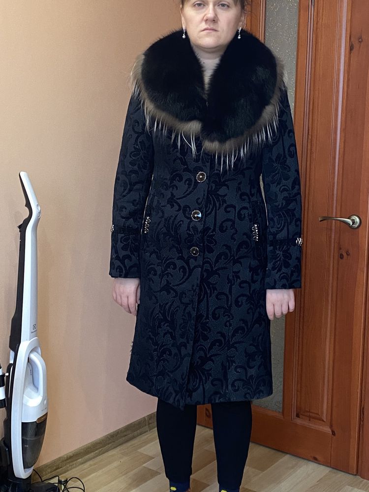 Пальто зимове,  плащ з хутром    L 46