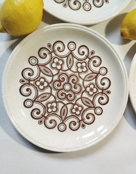 4 porcelanowe talerze obiadowe Biltons Staffordshire England