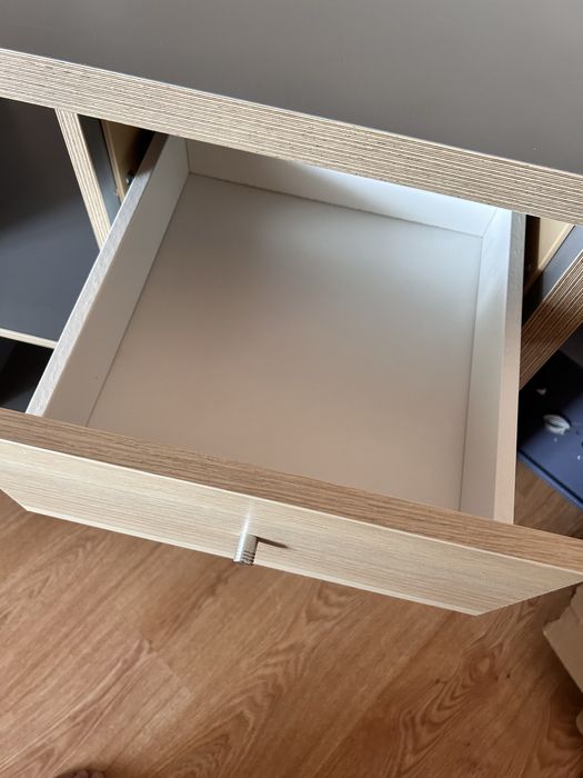 Ikea Kallax 4x2 77x147cm szary połysk/ drewno