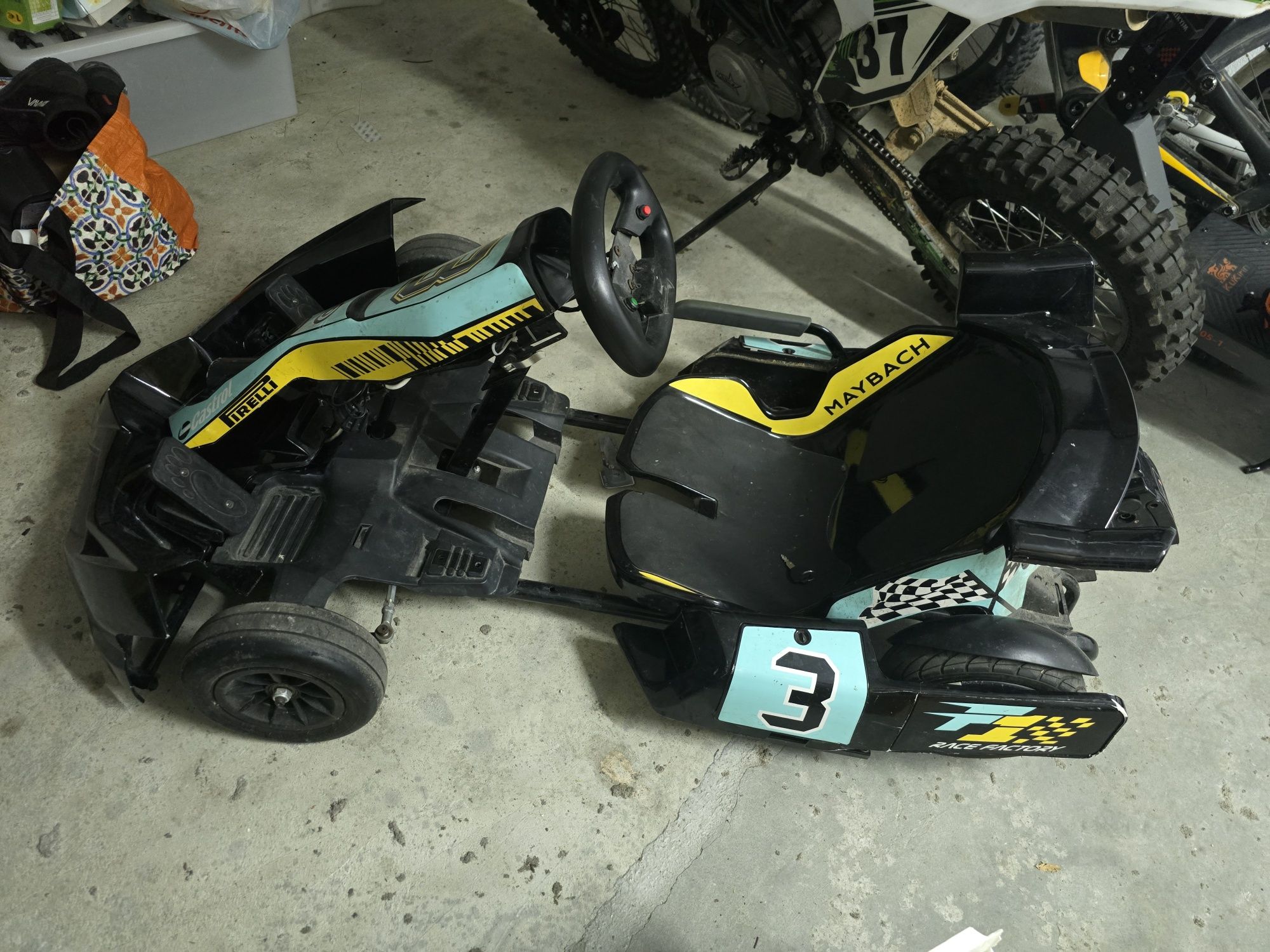 Vende-se kart elétrico MAYBACH em ótimo estado.