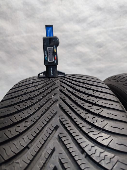 225/55/17 MICHELIN Alpin 5 MO* | 2x5,3mm - Dot 18 |