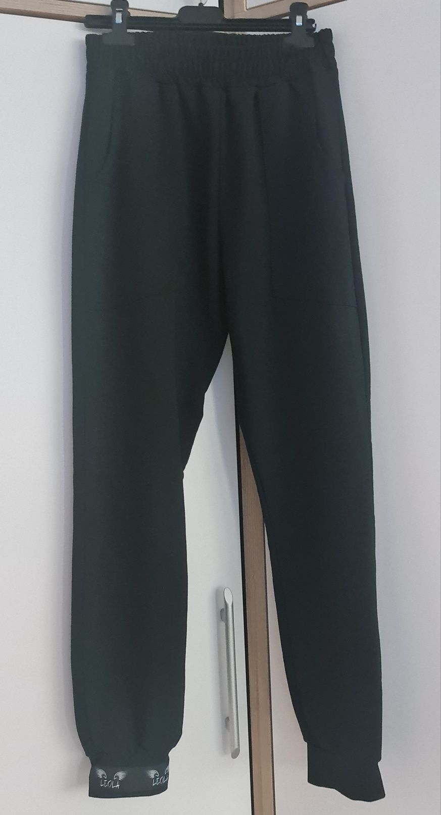 Nowy czarny dres