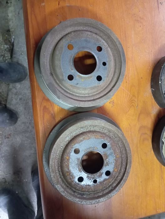 Sprzedam tarcze i klocki hamulcowe