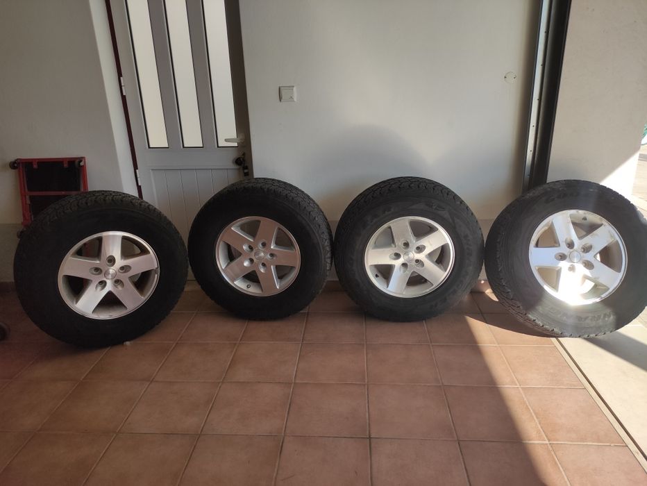 Jantes com pneus Jeep Wrangler jk