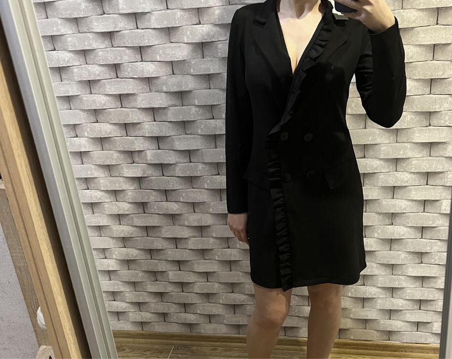 Чорна сукня підчак