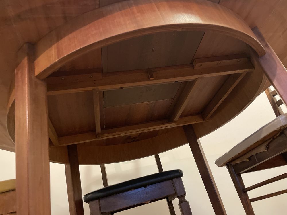 Mesa de jantar extensível em madeira maciça