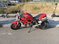 Ducati  Monster 696 ano 2013 com 33000km