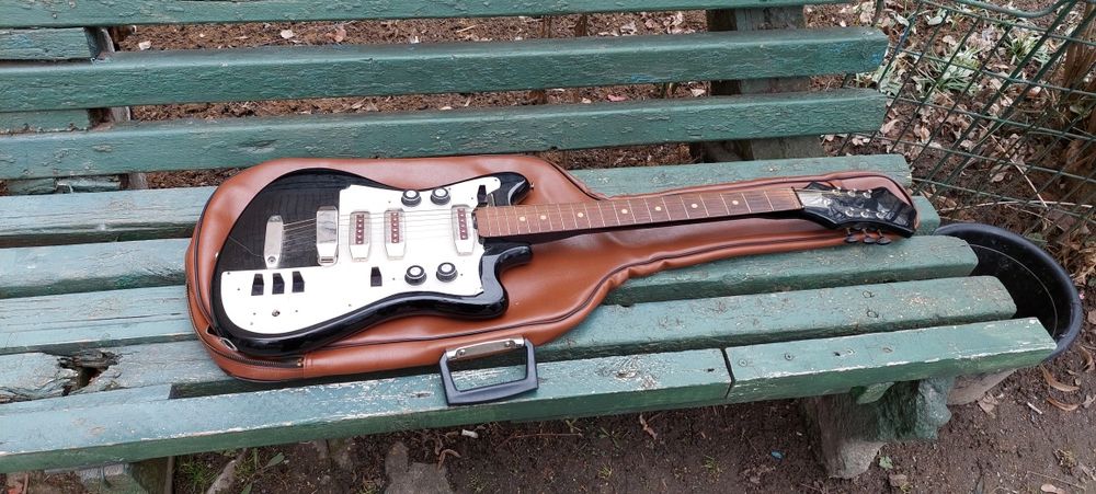 Электрогитара не пересылаю.