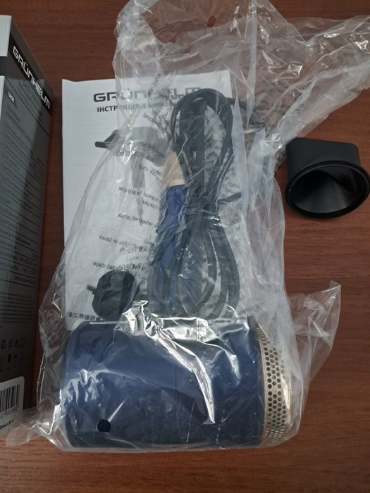 Фен Grunhelm GND 596 B