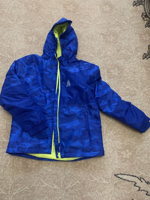 Продам зимову курточку на хлопчика