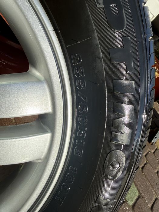 Шина туксон  235/60/16 запаска