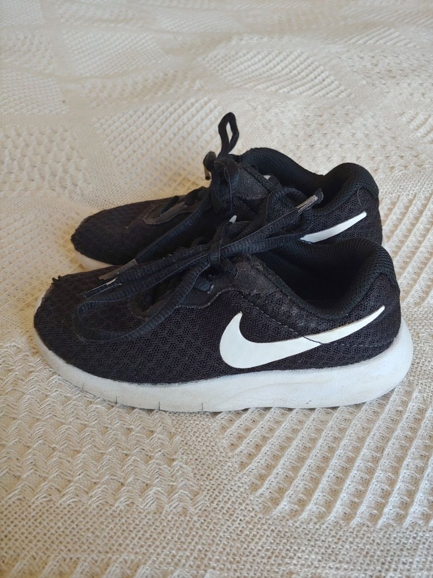 Buty Nike Tanjun rozmiar 27,5 - wkladka 16,5 cm