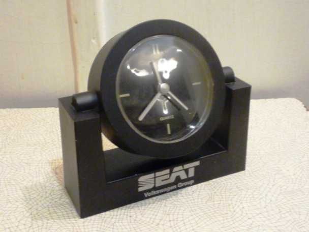 Настольные часы Quartz с логотипом SEAT Volkswagen Group
