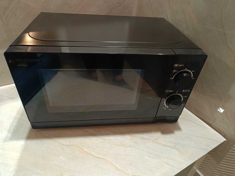 Kuchenka mikrofalowa Sharp R-200BKW