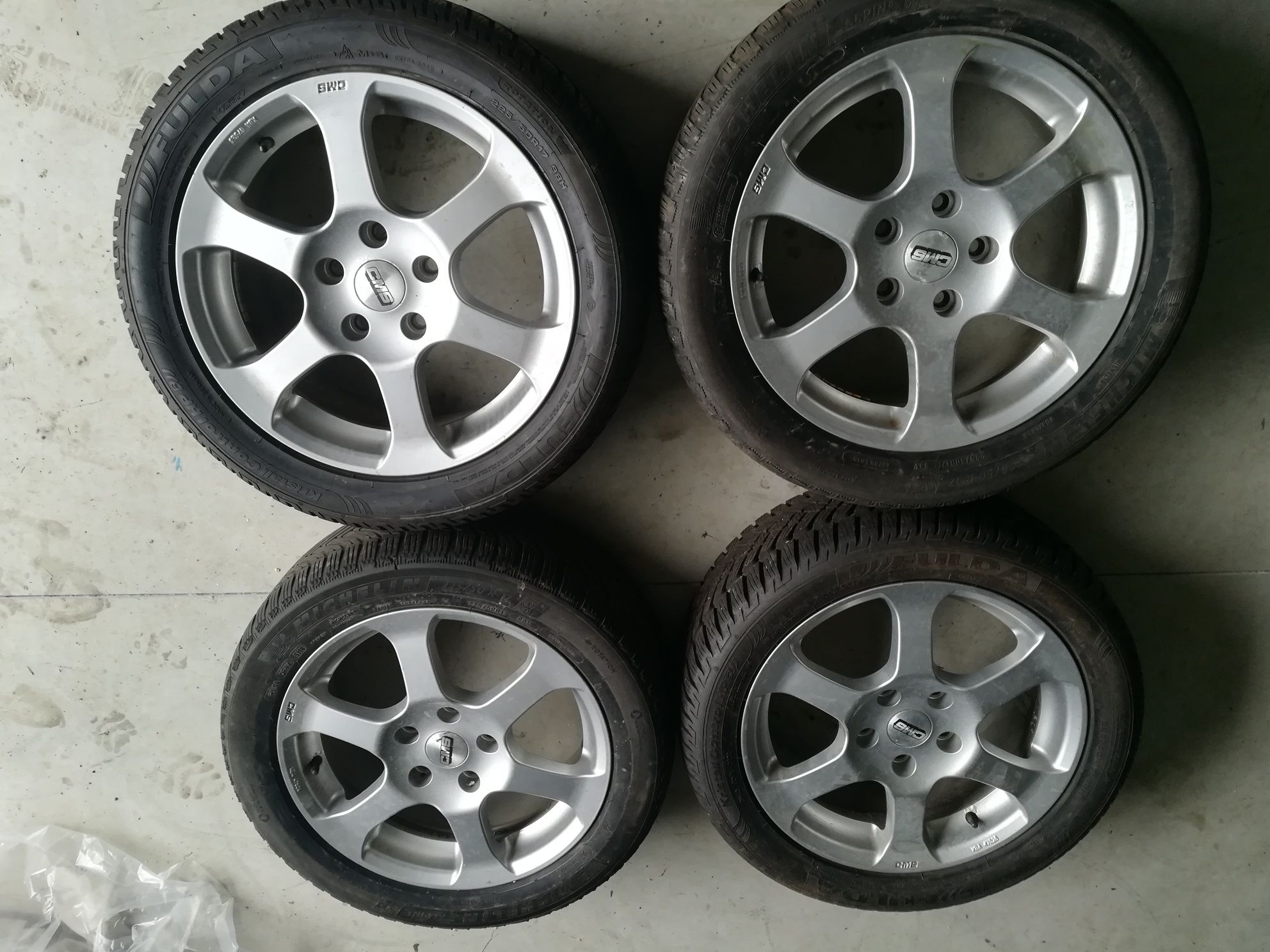 4 jantes r17 Opel com pneus 225 50 r17