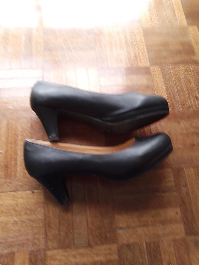 Sapatos de  mulher