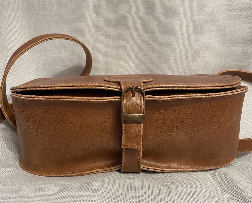 Сумки: жіноча або для діачини і спортивна