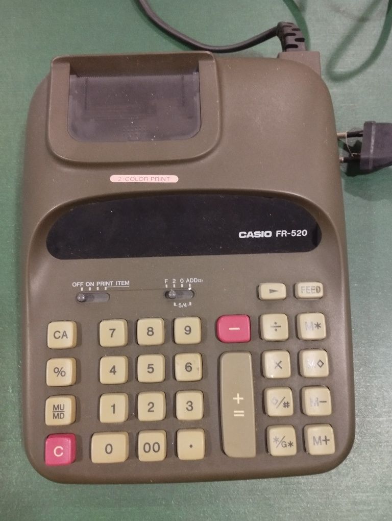 Máquina de Calcular Casio a funcionar em pleno.