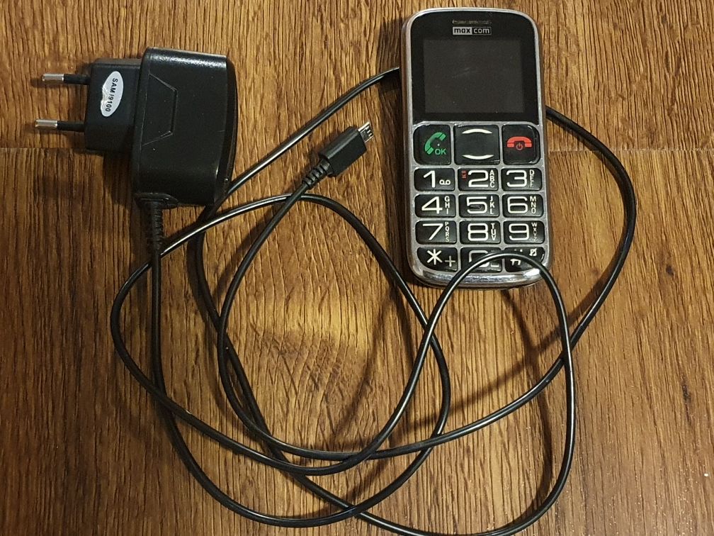 Telefon dla Seniora MaxCom MM462BB +ładowarka duże klawisze
