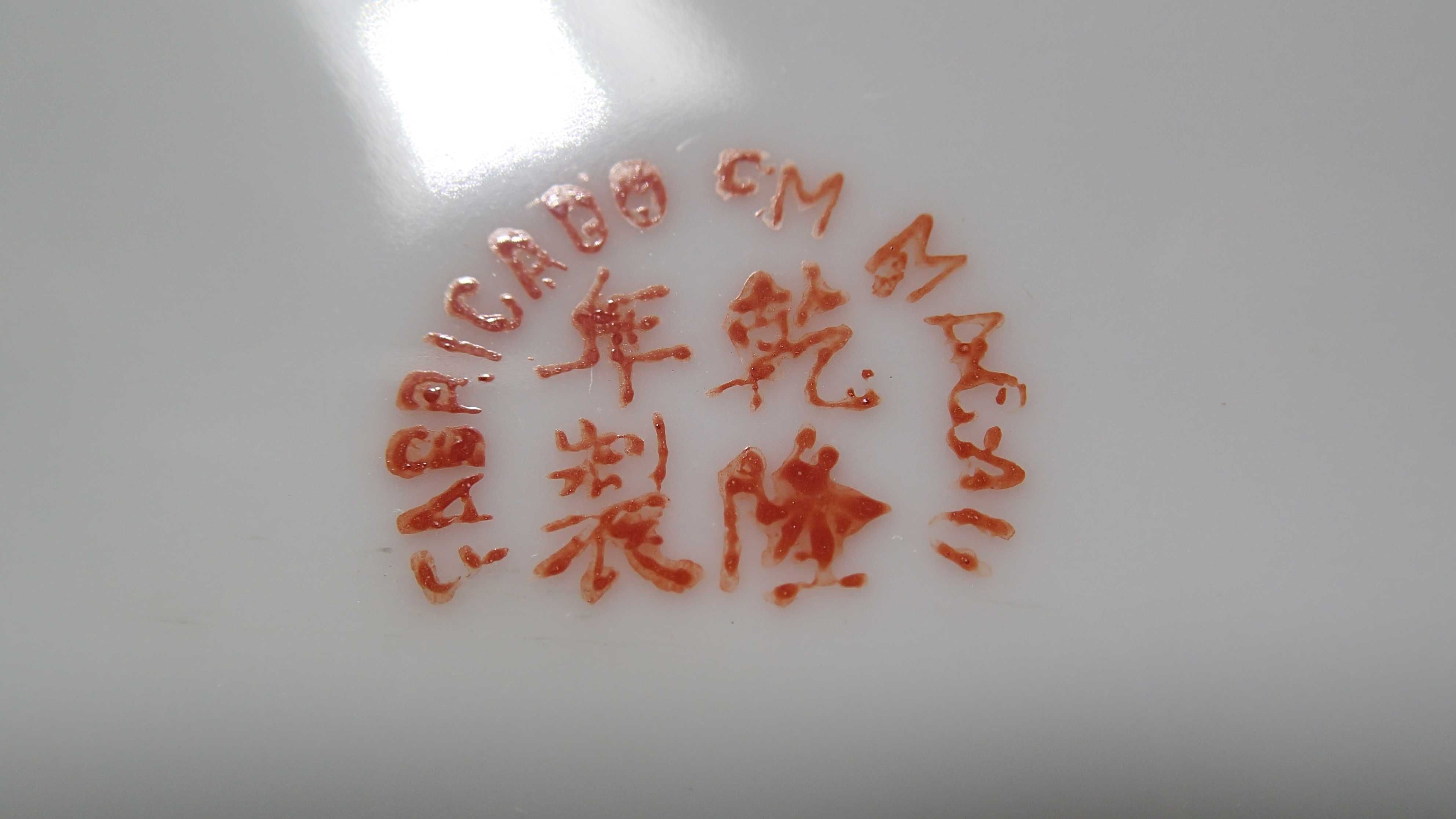 Prato antigo em porcelana de Macau