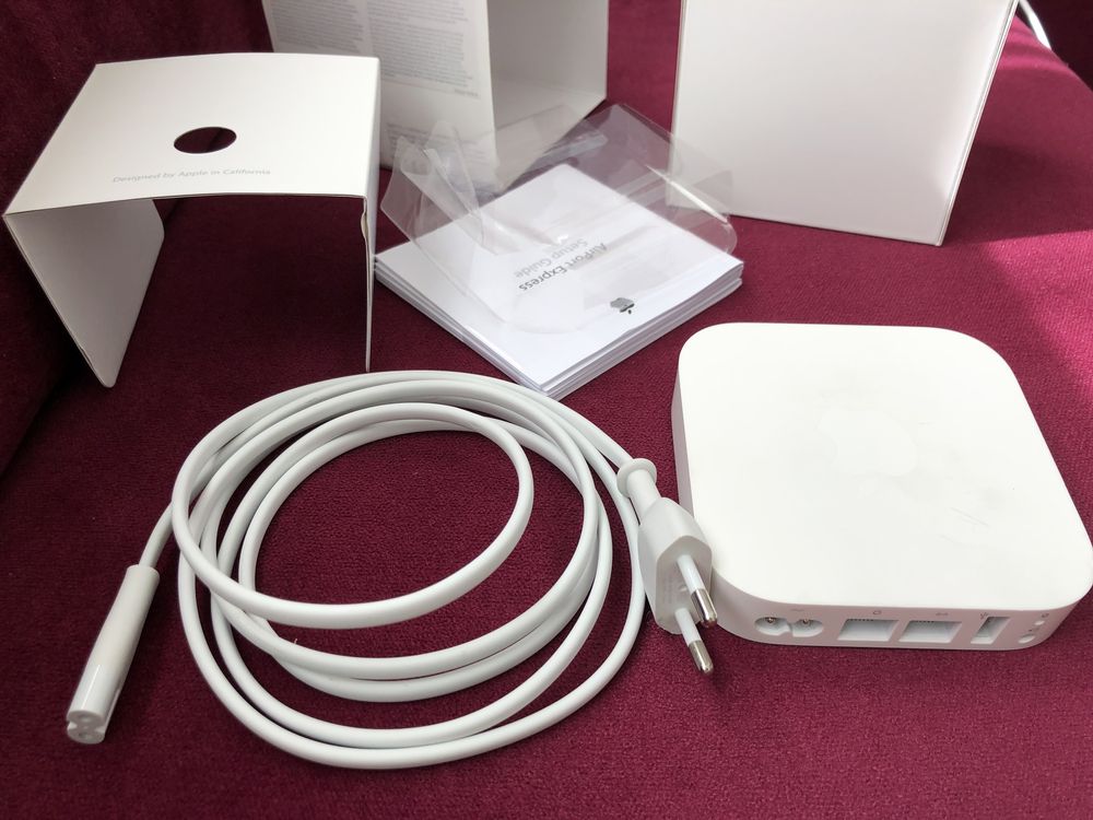 Маршрутизатор, роутер Apple AirPort Express