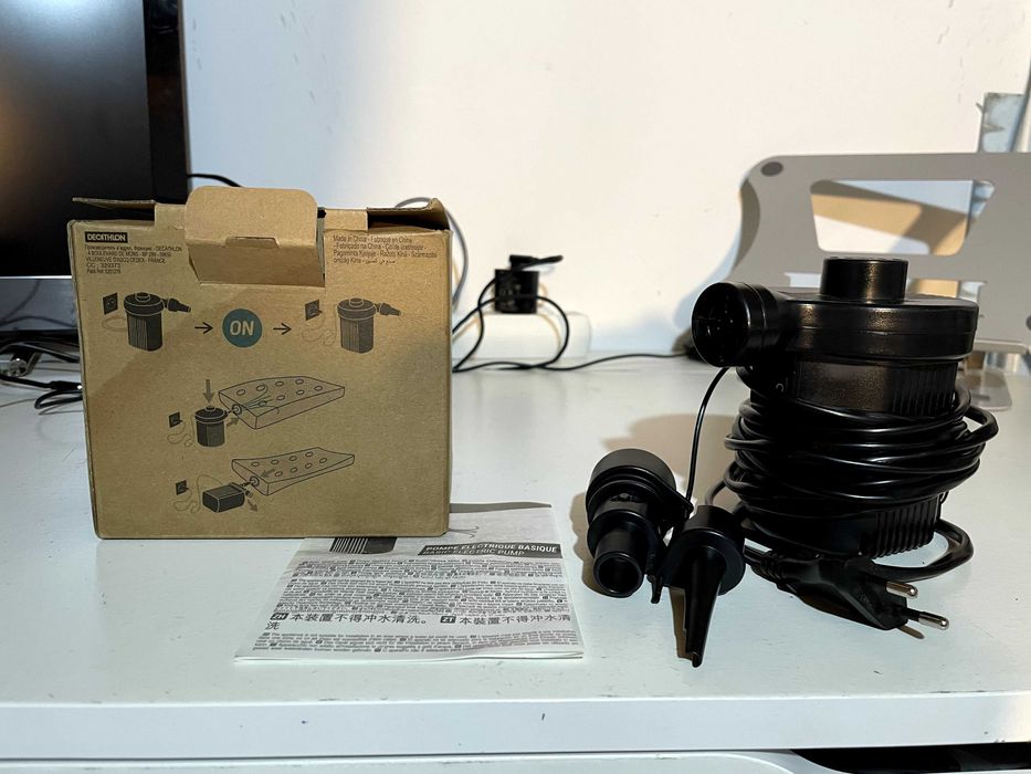 Colchão insuflável Decathlon Air Basic 140 c/ bomba de ar