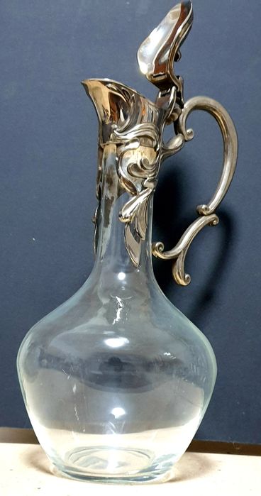 Linda carafe decantador vintage com armação banhado em prata