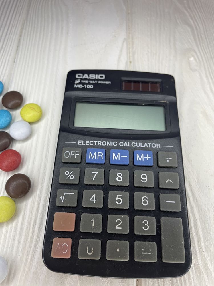 Калькулятор CASIO MC-100 в отличном состоянии
