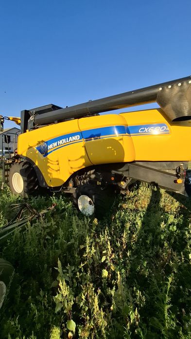 Комбайн New Holland CX 6.90 2017рік зі жниваркою та візком для неї