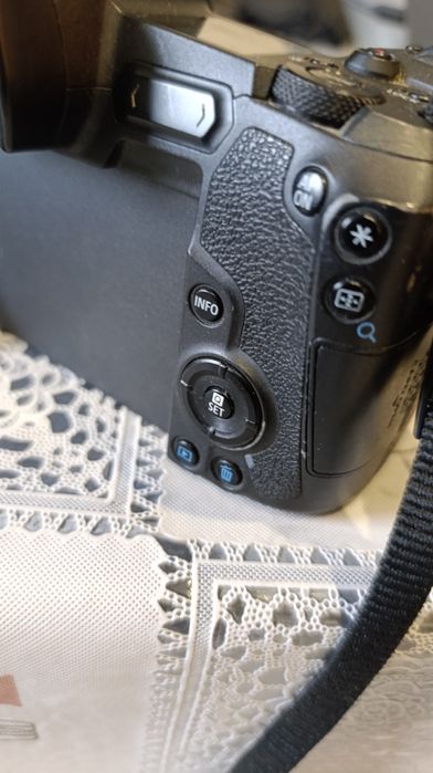 Canon EOS R + Adaptador RF para EF