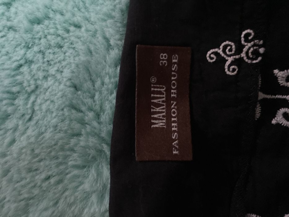 Top wiązany na szyi