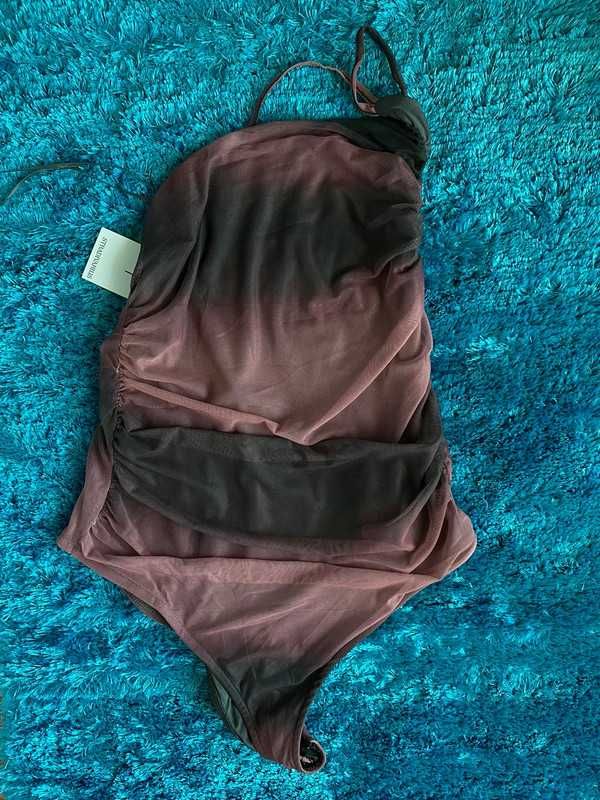 Body assimétrico Stradivarius