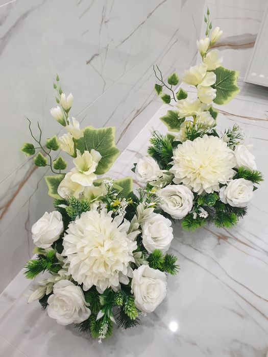 Sztuczne kwiaty wiązanka kompozycja na pomnik grób  cmentarz 2szt