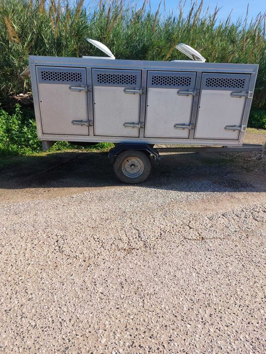 Reboque  transporte de animais