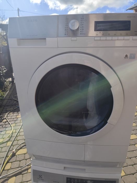 Сушка AEG в робочому стані