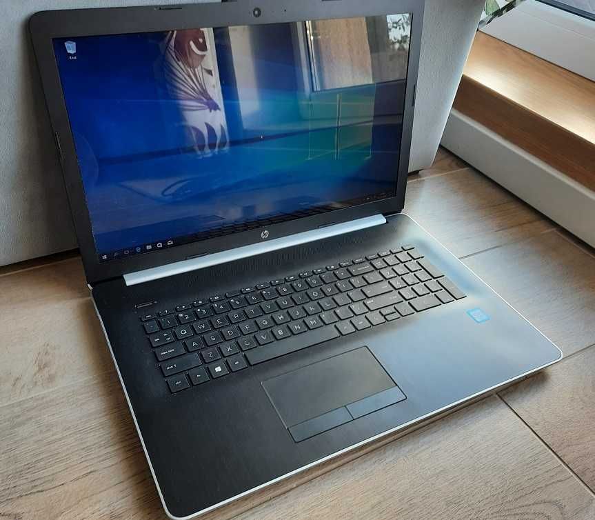 Laptop HP 17-by0062st HDD 500GB, ram 16GB, i5