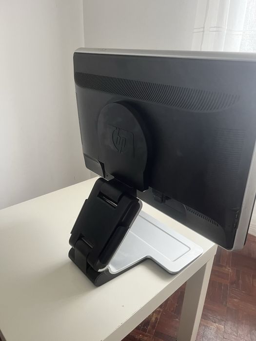 Monitor HP 24’’ IPS Profissional – Rotação Vertical – Excelente Estado