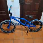 Bicicleta BMX 2025