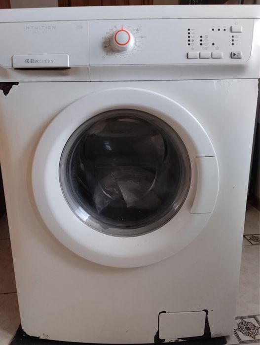 Продам пральну машинку Electrolux в хорошому та робочому стані