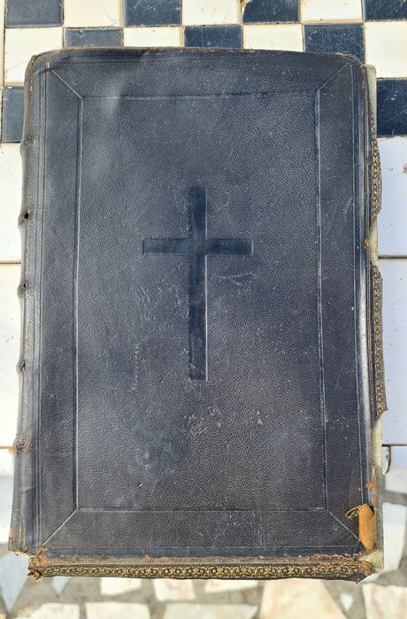 Missale Romanum de 1878 – Edição de Luxo rara com detalhes dourados