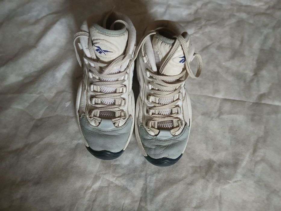 Кросівки зимові.