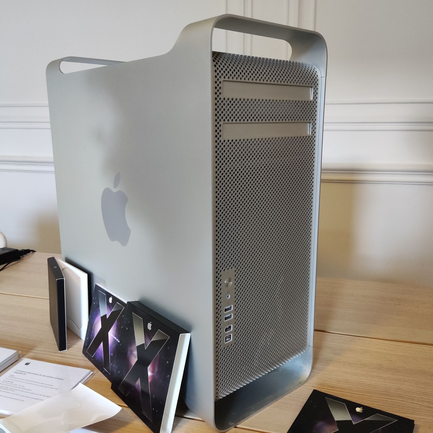 Apple Mac Pro A1186 "Quad Core" Tower Computer Workstation