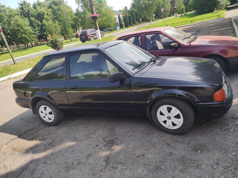 Автомобіль Форд ескорт 1.4рік 1988