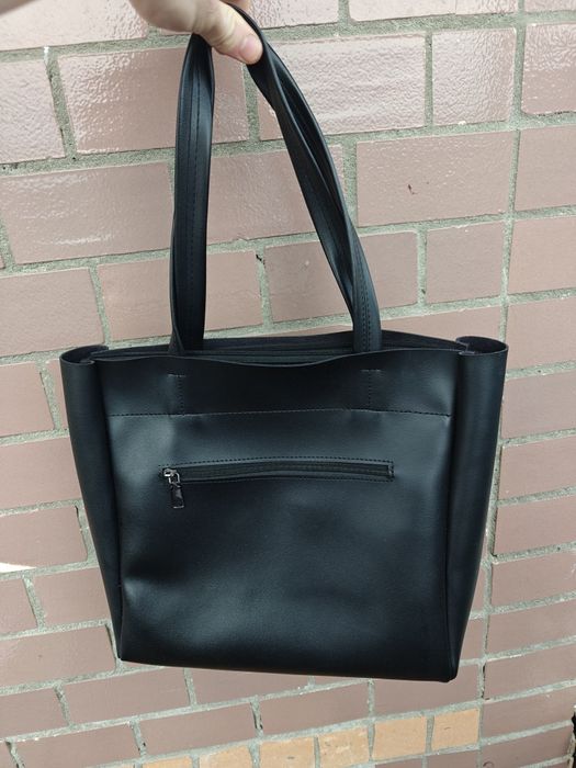 Чорна жіноча сумка