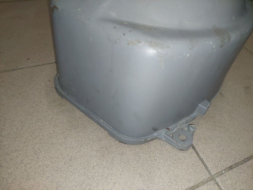 Schowek narzędziowy skuter 125 Yamaha